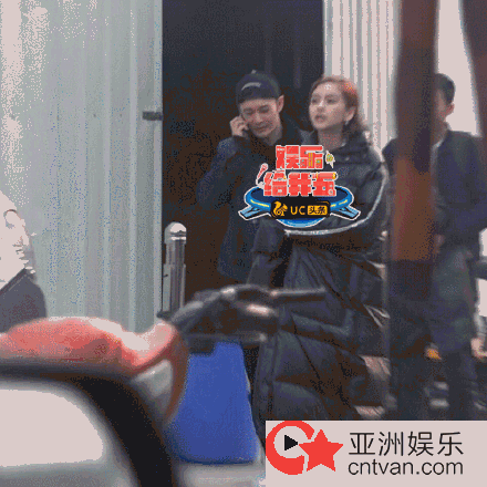 黄晓明探班baby 一家三口十分温馨！