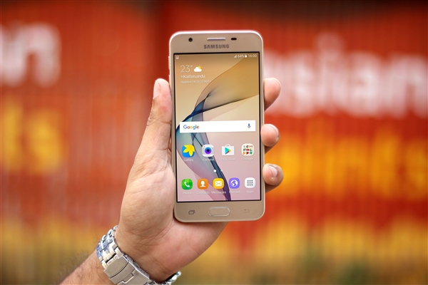 三星入门机Galaxy J2正式发布:骁龙430 售价900元