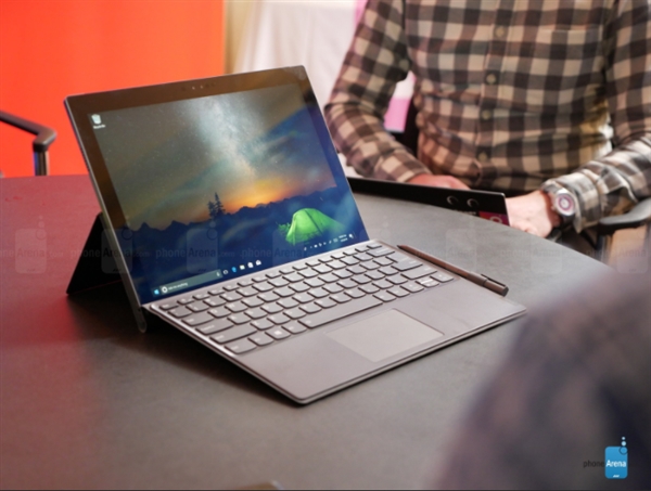 骁龙835笔记本联想Miix 630上手:20小时续航给力