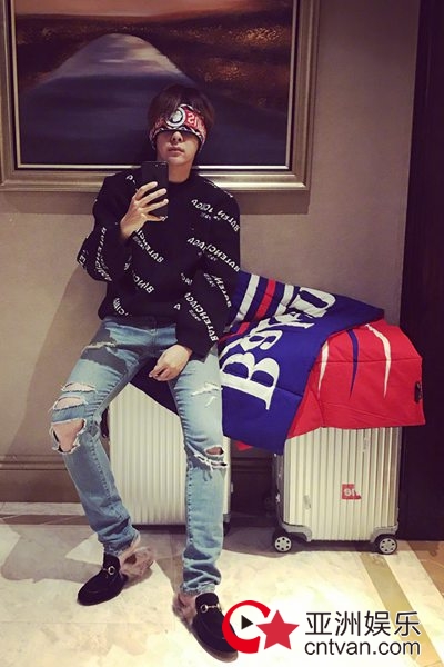 徐海乔冬季时尚穿搭 时髦又保暖的穿衣方式你get到了吗？