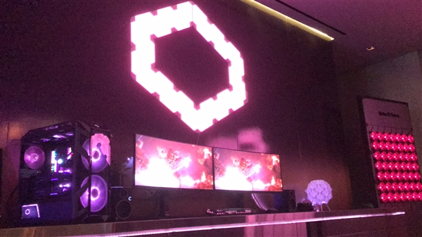 酷冷至尊MasterPlus+打造灯光秀：PC画面同步房间色彩