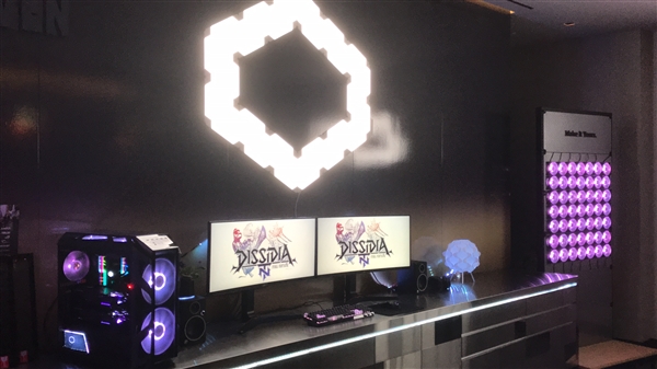 酷冷至尊MasterPlus+打造灯光秀：PC画面同步房间色彩