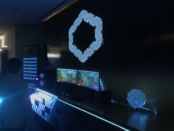 酷冷至尊MasterPlus+打造灯光秀：PC画面同步房间色彩