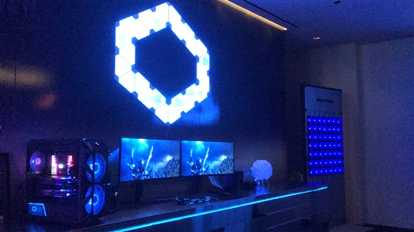 酷冷至尊MasterPlus+打造灯光秀：PC画面同步房间色彩