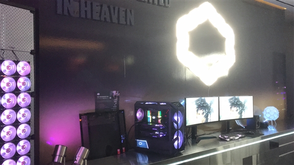 酷冷至尊MasterPlus+打造灯光秀：PC画面同步房间色彩