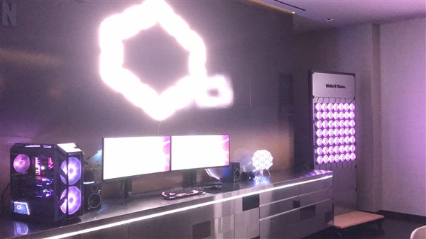 酷冷至尊MasterPlus+打造灯光秀：PC画面同步房间色彩