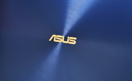 华硕在CES上展示便携式OLED&nbsp;显示器：21.6寸4K屏