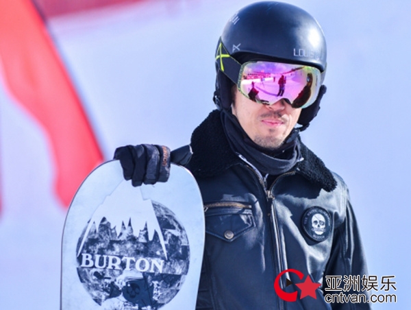 孙亦沐出席天猫冰雪节活动&nbsp;体验奥运标准U池