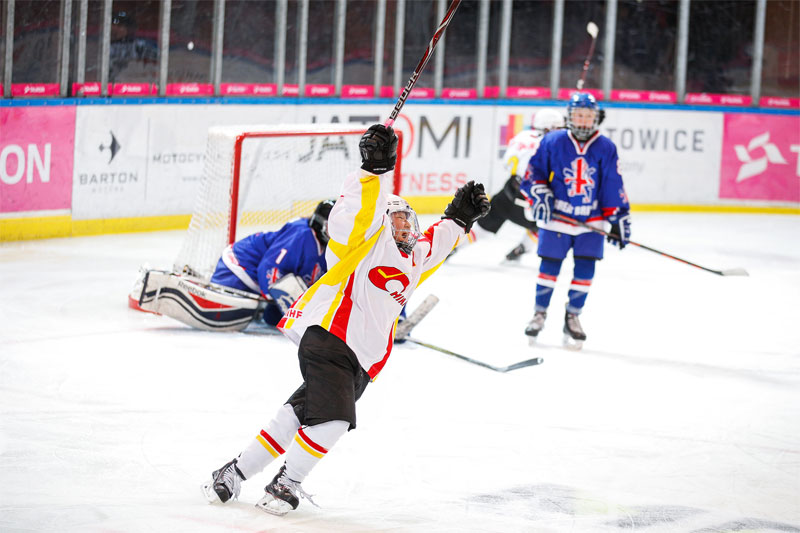 U18女冰世青赛三个队长进四球 皮云琳:终于能唱国歌了