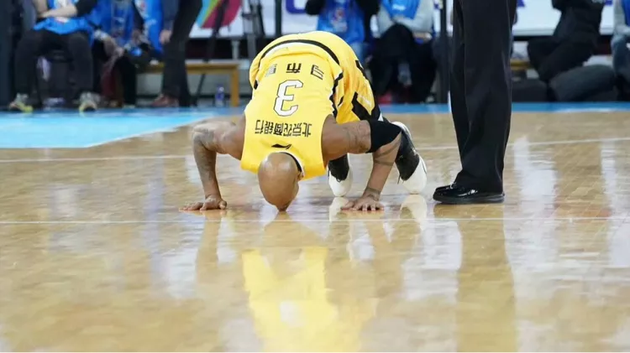 科技晚报:便利蜂收购领蛙 英特尔芯片漏洞有缺陷原创派