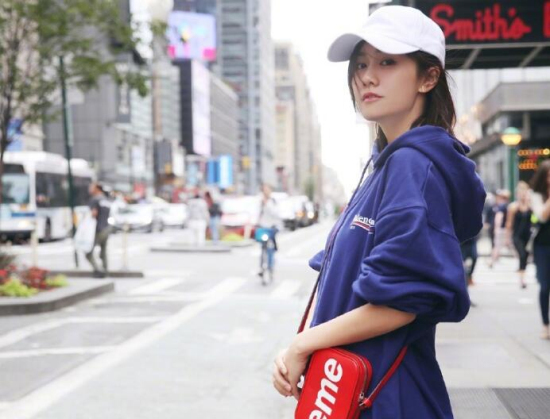 刘芸撇清李小璐关系 打脸泰迪姐妹团