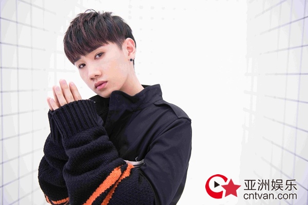 朱元冰汪苏泷新歌《选我选我》将发 MV预告曝光大玩科技感