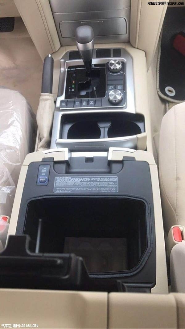 丰田酷路泽5700最新报价配置参数解析