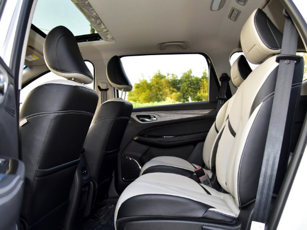 原创新宝骏730 7座MPV体验 开启高品质生活