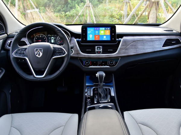 原创新宝骏730 7座MPV体验 开启高品质生活