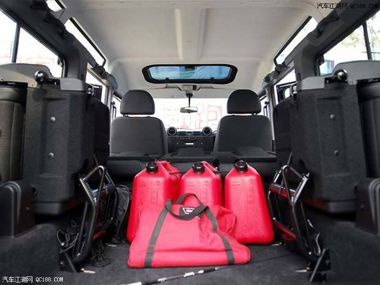 平行进口路虎卫士90车身铝合金轮毂体验