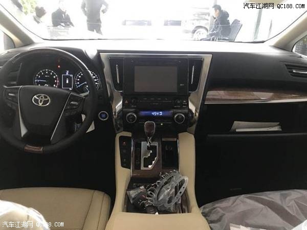 18款丰田埃尔法3.5L七座六速商务MPV解析