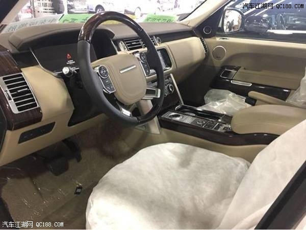 17款路虎揽胜白色HSE汽油3.0行政版实拍