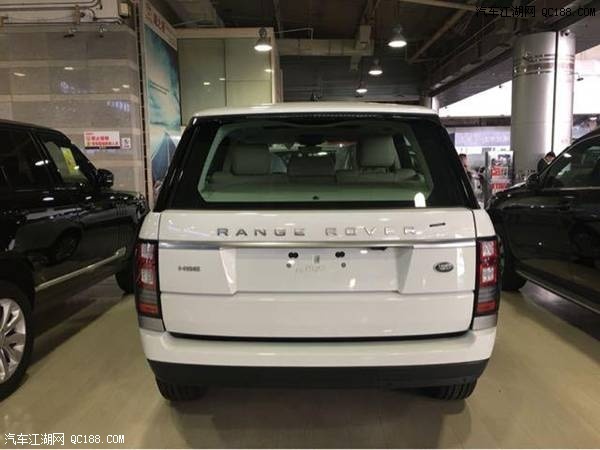 17款路虎揽胜白色HSE汽油3.0行政版实拍