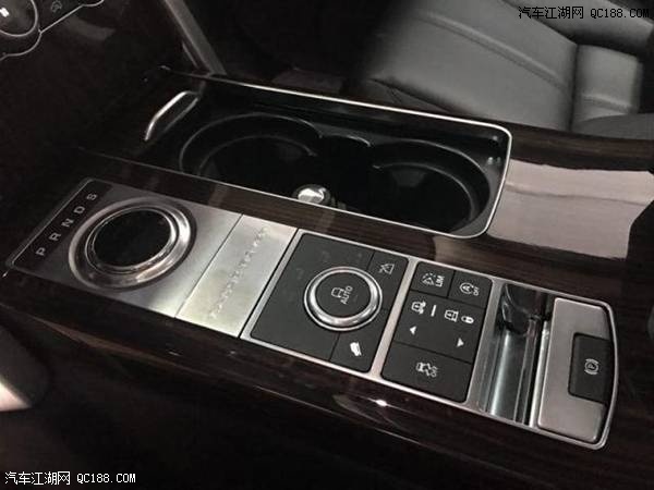 17款路虎揽胜白色HSE汽油3.0行政版实拍