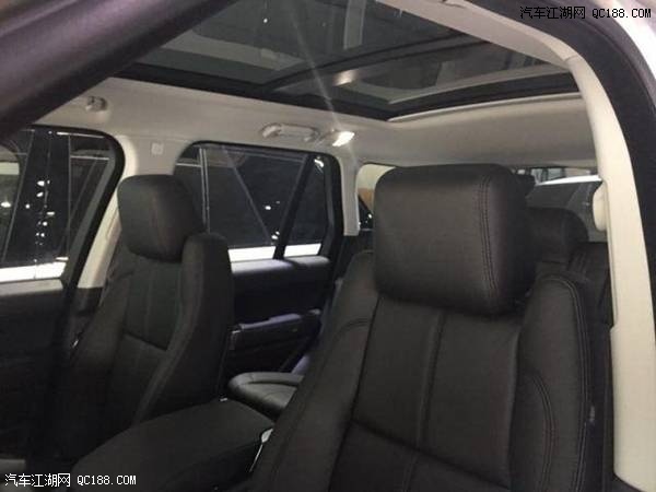 17款路虎揽胜白色HSE汽油3.0行政版实拍