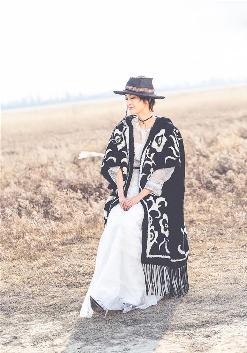 黄圣依MV写真大片曝光&nbsp;浪漫演绎《自己的幸福》