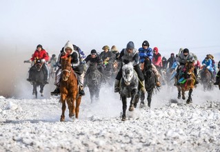 “马背上的歌声”锡林浩特市冬季那达慕开幕