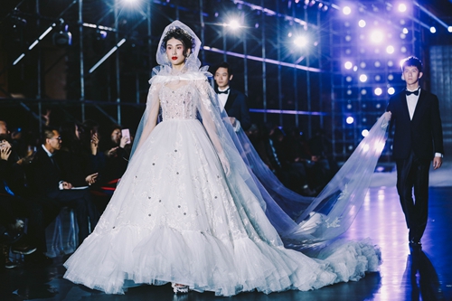 设计连接世界 时尚点亮爱心——2018哈尔滨时装周暨首届世界时尚设计师大会华彩落幕