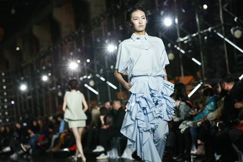 设计连接世界 时尚点亮爱心——2018哈尔滨时装周暨首届世界时尚设计师大会华彩落幕