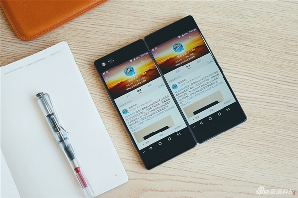 中兴折叠手机AXON&nbsp;M图赏：4种模式玩出新花样