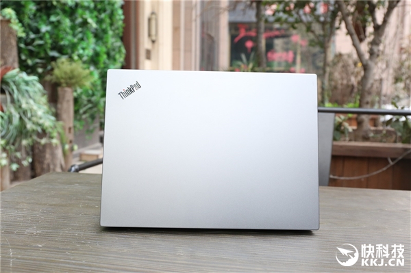 RX550独显!联想ThinkPad E480图赏:小红点经典依旧