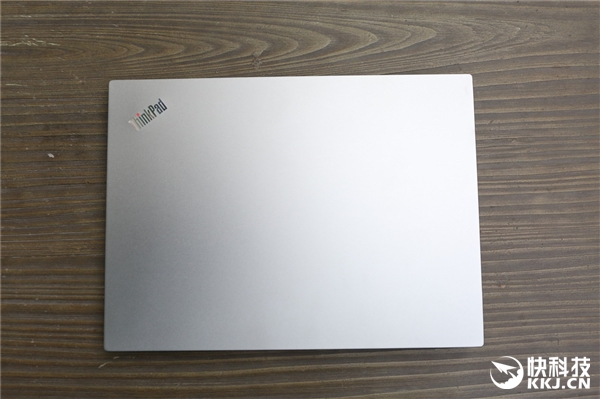 RX550独显!联想ThinkPad E480图赏:小红点经典依旧