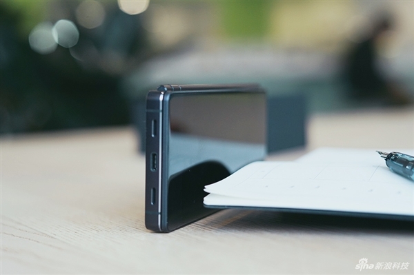 中兴折叠手机AXON&nbsp;M图赏：4种模式玩出新花样