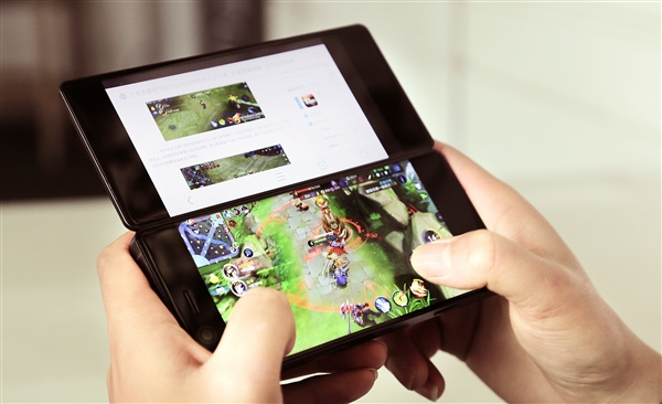 3888元起!中兴正式发布双屏折叠旗舰天机Axon M国行版