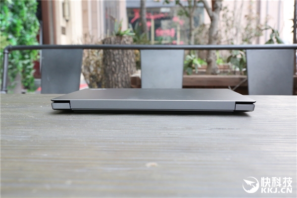 RX550独显!联想ThinkPad E480图赏:小红点经典依旧