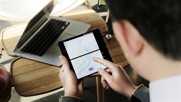 3888元起!中兴正式发布双屏折叠旗舰天机Axon M国行版