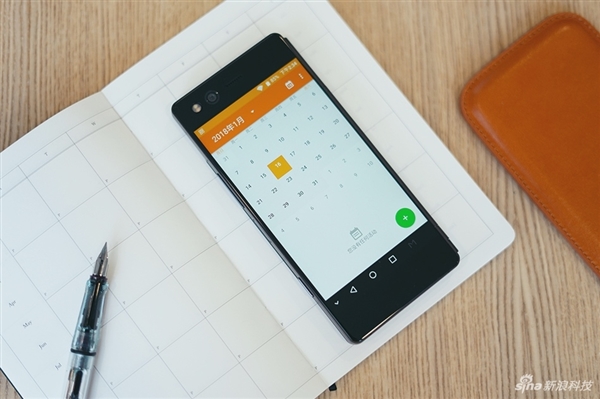 中兴折叠手机AXON&nbsp;M图赏：4种模式玩出新花样
