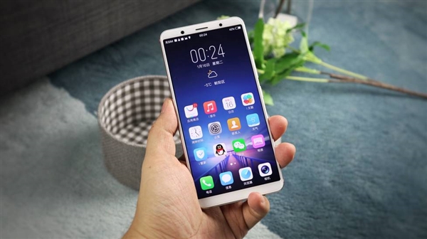 vivo&nbsp;X20梦幻粉图赏：颜值帅爆&nbsp;一眼心动