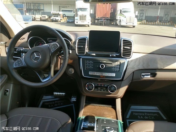 奔驰GLE400天津港报价配置参数油耗解析
