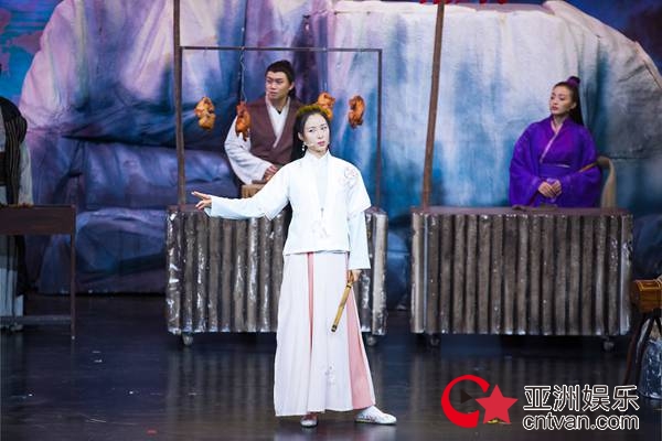 《喜剧总动员2》秦岚“操控爱情”走心胜出 魏大勋惹贾玲泪目