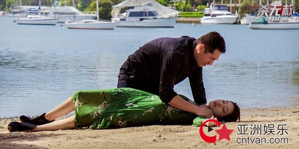 《杀无赦》海报强势登陆纽约时代广场 剧情内容获众多好评