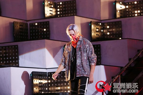 陈伟霆《热血街舞团》正式开录 舞力全开点燃首战