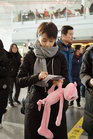 王子文身高不到160 却靠气质和衣品改写小个子时尚