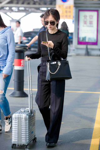 王子文身高不到160 却靠气质和衣品改写小个子时尚