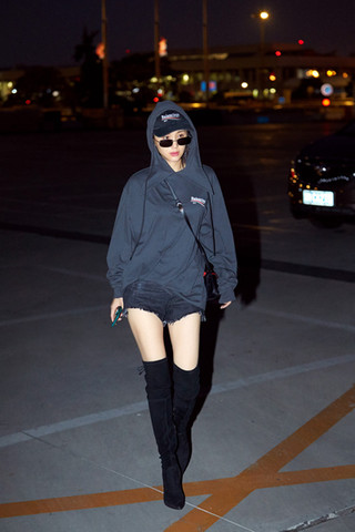 王子文身高不到160 却靠气质和衣品改写小个子时尚