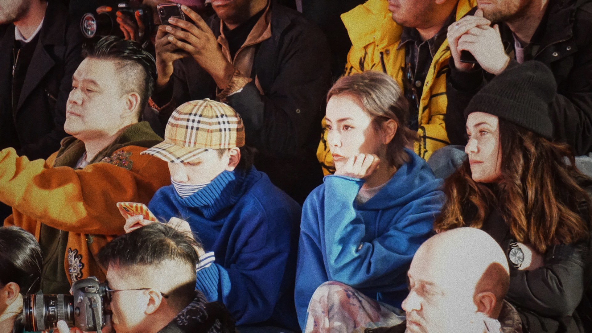 痞帅精灵赵宇彤巴黎时装周玩混搭 亮相Off-White大秀偶遇吴建豪