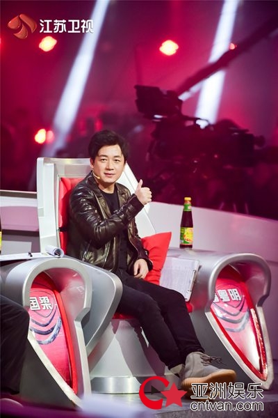 是什么让“关队长”智商不灵了？&nbsp;本周五开播的最强大脑1V1对战难到潘粤明都说怀疑人生