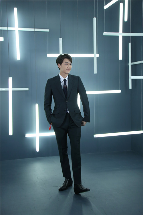 李易峰获热搜艺人奖&nbsp;表白粉丝“都是我的女人”