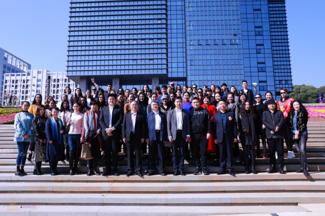 潮人扎堆的深圳时装节火热起航 时尚无终点