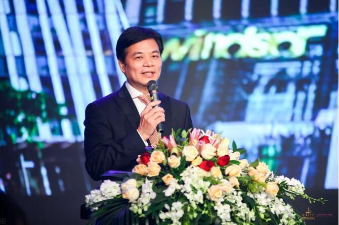 潮人扎堆的深圳时装节火热起航 时尚无终点